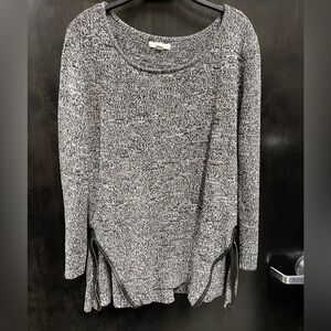 New York & Company Black and White Knit Top